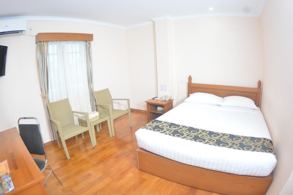 Hotel Sidney Yangon Exterior photo